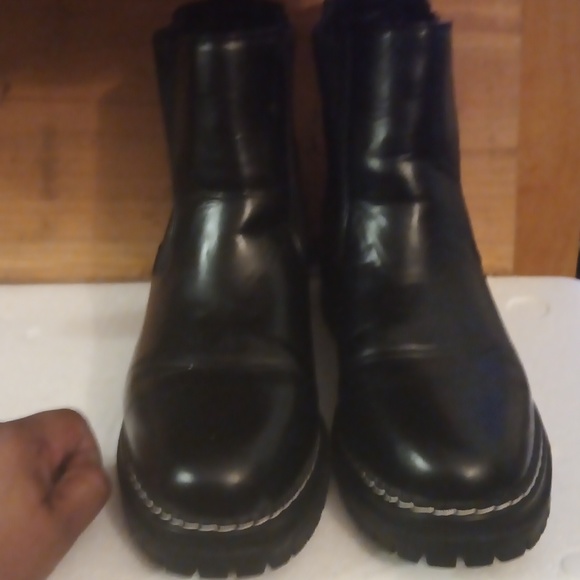 Boots - Picture 4 of 4